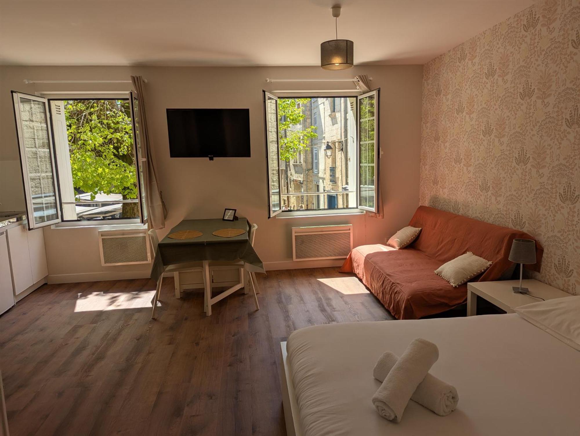 Studios Du Marche Au Bois Périgueux Exterior foto